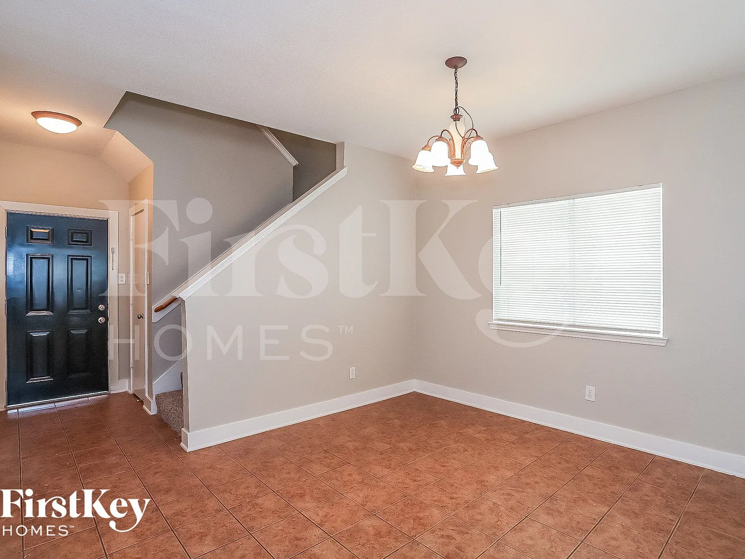 4 bed, 2.5 bath, 2084 sqft, $1,800 — Photo 4