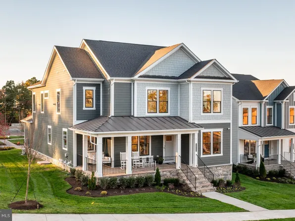 18261 Hobbes Rest Ln, Leesburg, VA 20176