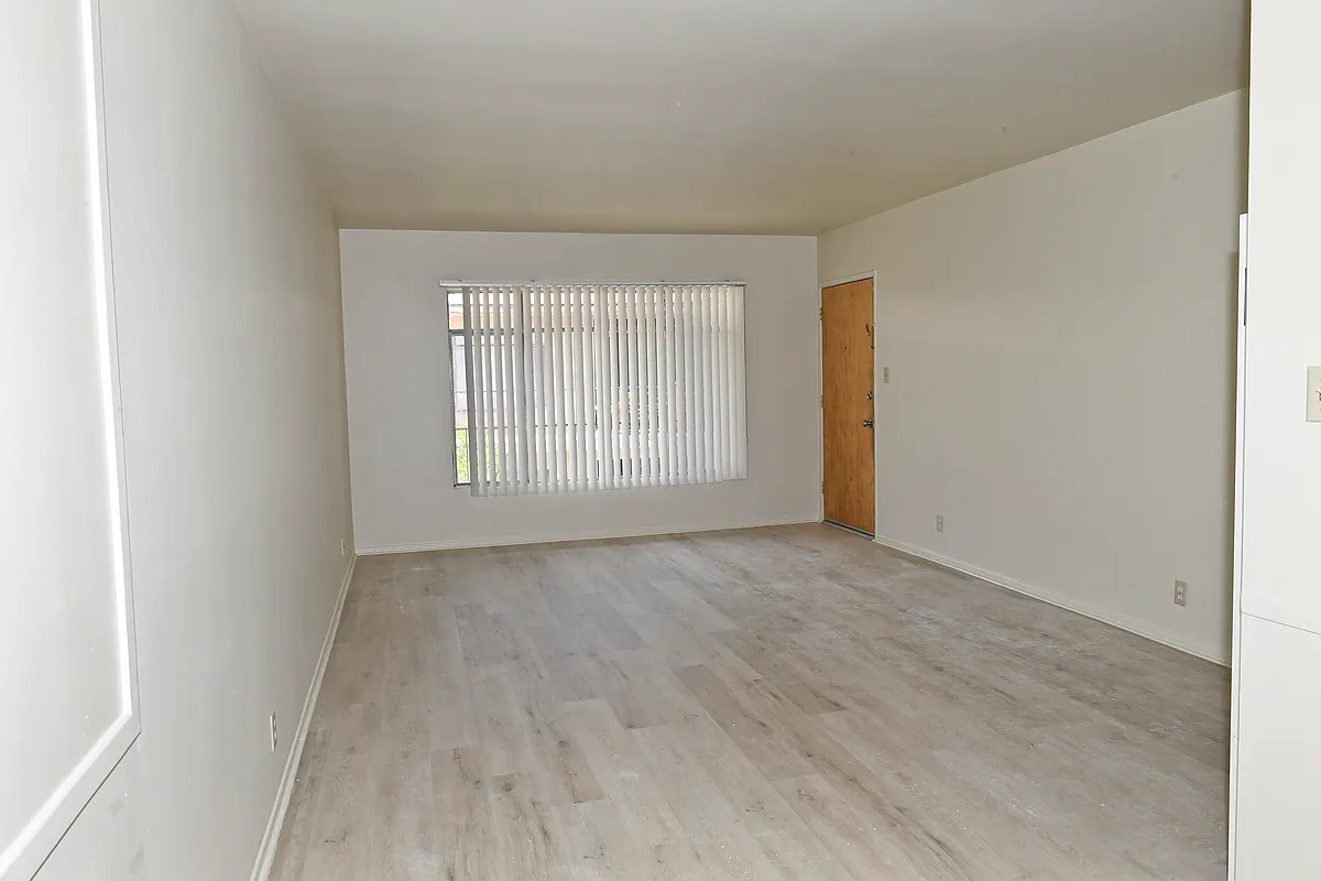 Building Photo - 8167 Mountain View Ave #F
