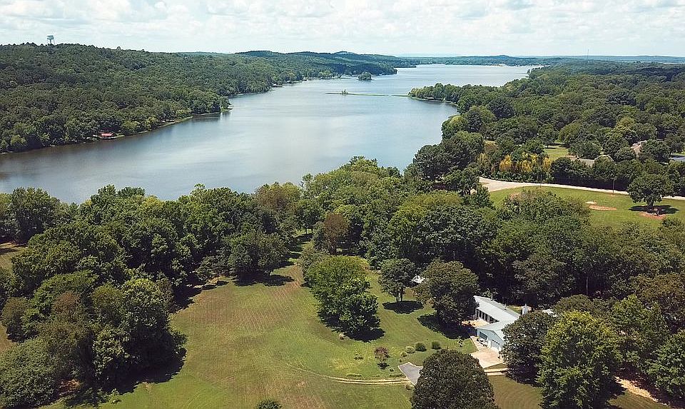 Lake Beaverfork is 850 Acres