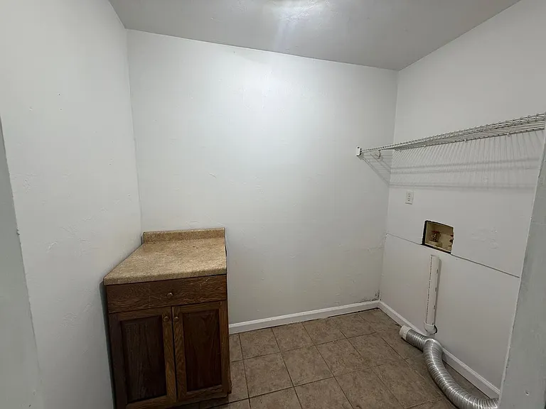 886 Meginnis Ln — Photo 20