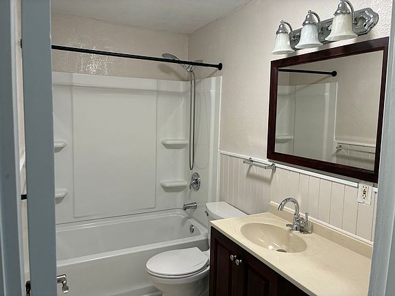 4th image of 1316 E Fairhaven Ave