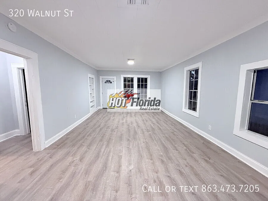 Live Near the Sebring Circle 3-Bedroom Home with Split Floor Plan — Photo 2