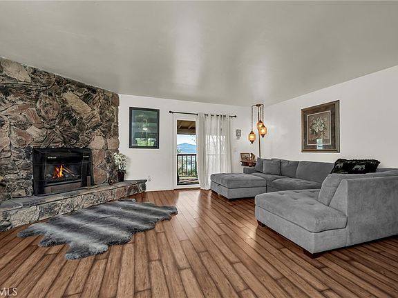 3rd image of 16593 Buckhorn Rd