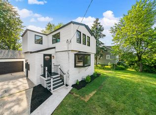 1884 Webster Ln, Des Plaines, IL 60018