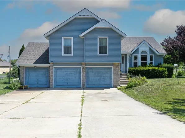 17636 157th Ter, Basehor, KS 66007