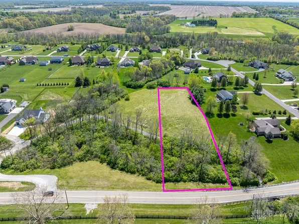 27 E Pekin Rd, Lebanon, OH 45036