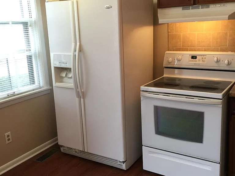 615 Mohawk St — Photo 17