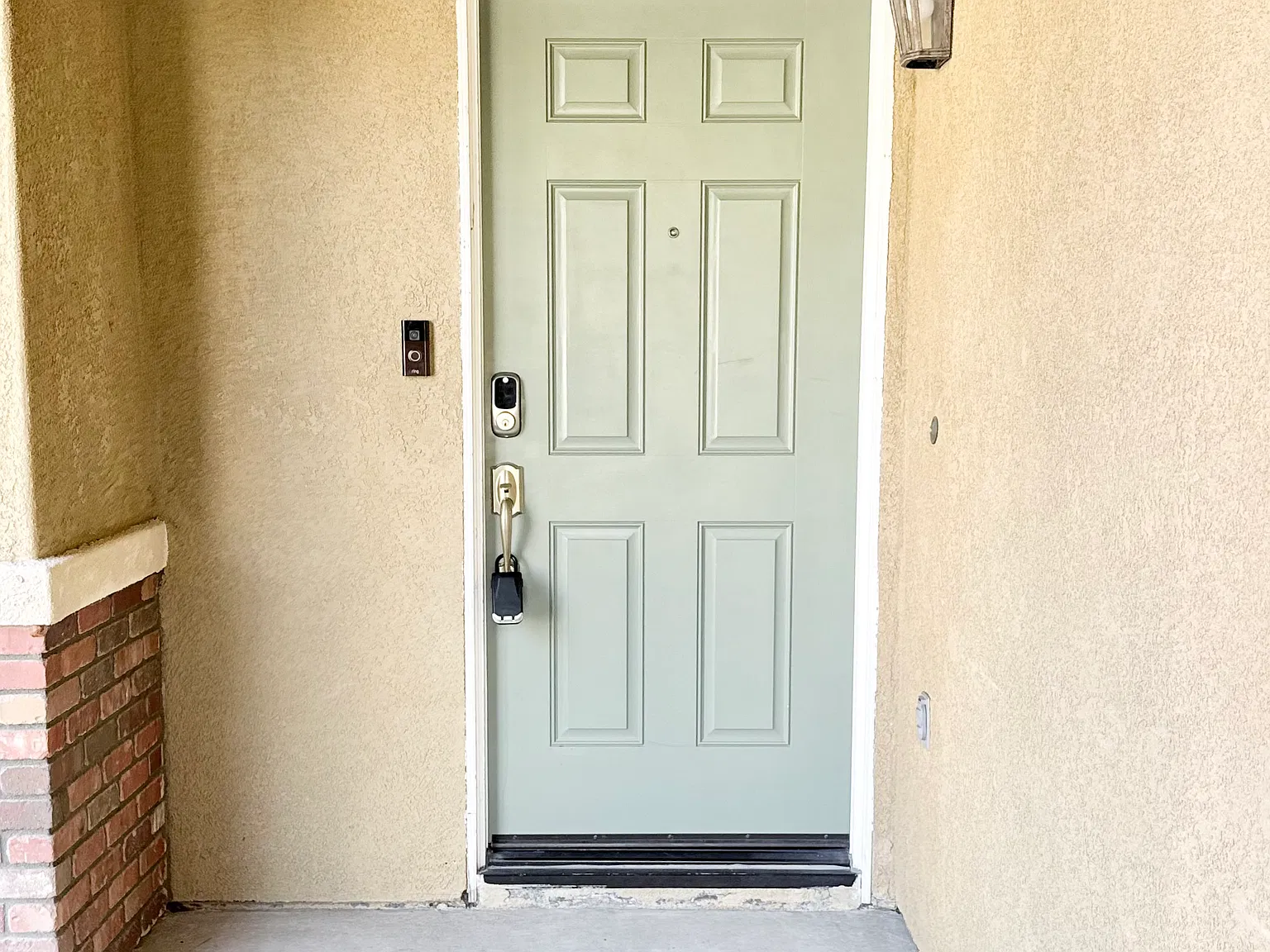 3 bed, 2.5 bath, 1630 sqft, $3,695 — Photo 3