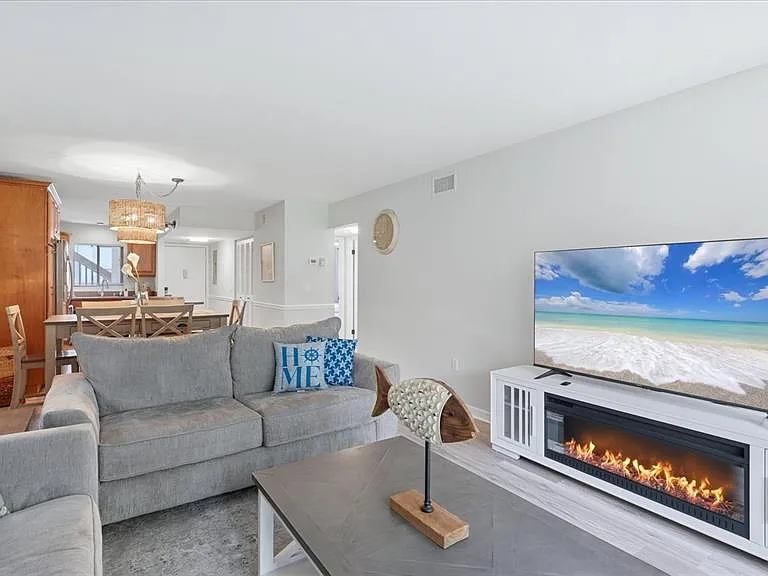 1640 Stickney Point Rd #40-101 — Photo 5