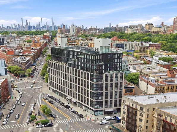 300 W 122nd St #5R, New York, NY 10027