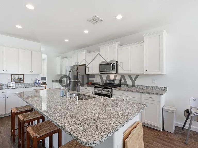 30558 W Clarendon Ave — Photo 12