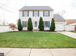 8980 Wyndam Rd, Pennsauken, NJ 08110