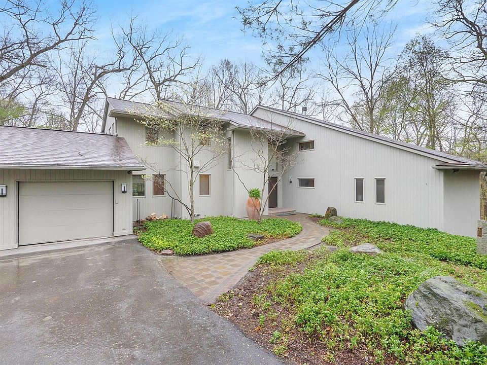 1st image of 3732 Oakmore Ct