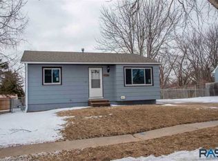 5409 S Landsdown Dr, Sioux Falls, SD 57106