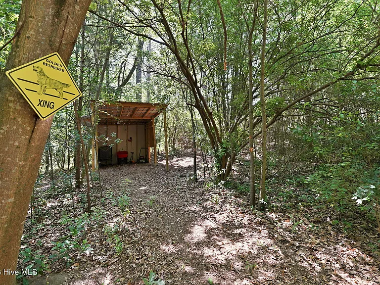 1425 Central Dr — Photo 40
