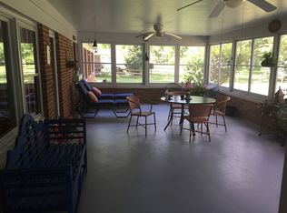 405 Kingsway Dr, Aurora, IL 60506