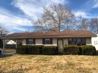 901 Royal Heights Rd, Belleville, IL 62226