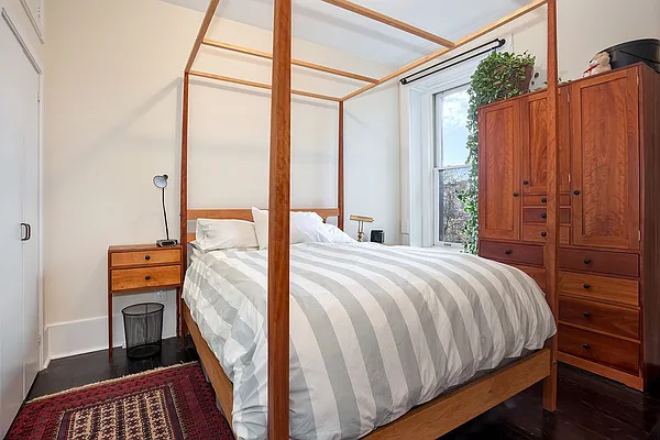 Rented by Warburg | media 11