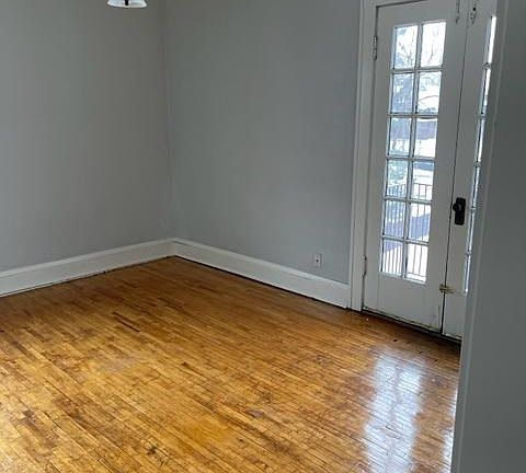 3rd image of 1524 Portland Ave #308