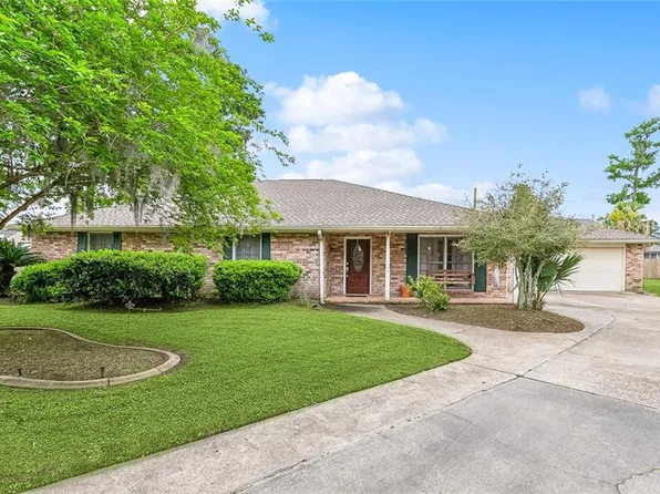25 Trepagnier Dr, Destrehan, LA 70047