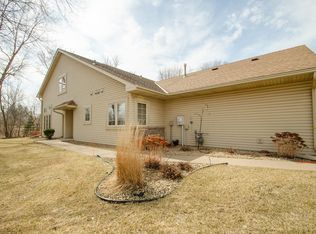 2975 Caroline Ct, Little Canada, MN 55117