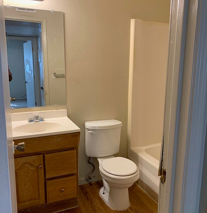 2nd image of 448 Texas St NE