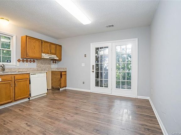 4th image of 8334 Summerglen Cir #_
