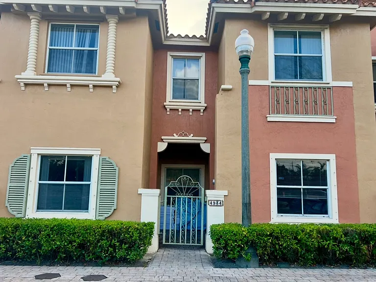 4934 White Mangrove Way E #4934 — Photo 1