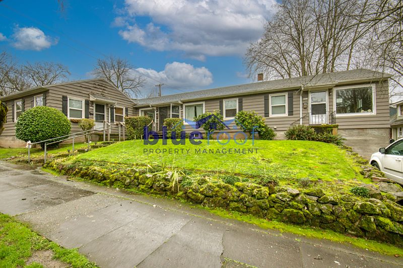 1st image of 3242-3248 SE Alder Ct #3242.5