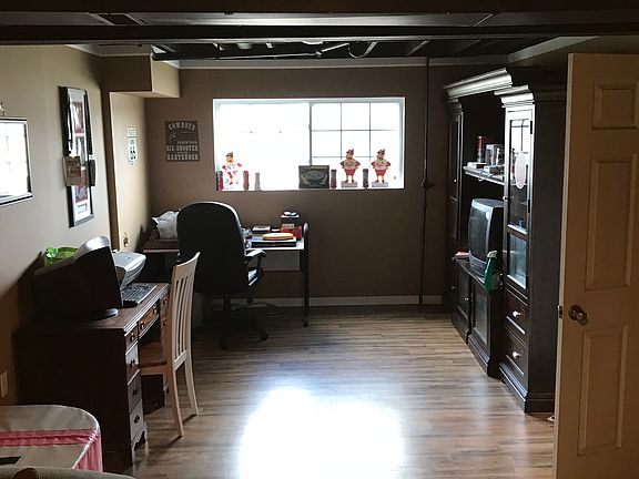 4th image of 920 Winston Ct