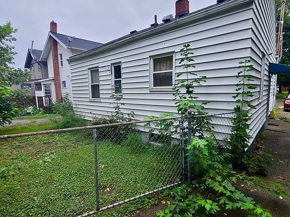 3rd image of 925 Westmoreland Ave