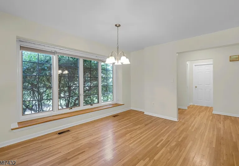 10 Shelley Pl — Photo 5