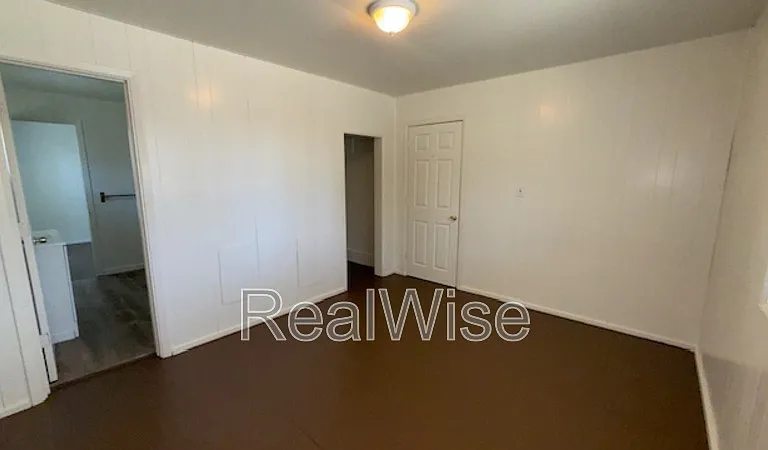 328 SE Lane Ave — Photo 12