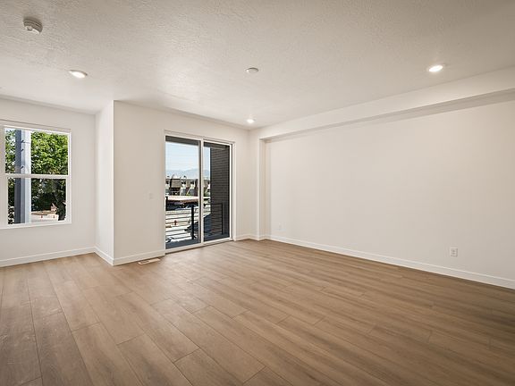 5th image of 948 E Grape Ivy Way S #3