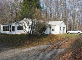 3025 Lamor Rd, Hermitage, PA 16148