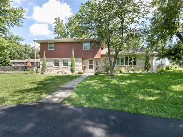 201 W Morse Ave, Bonner Springs, KS 66012