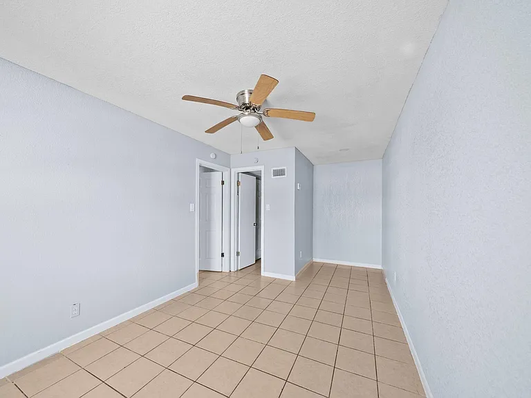 904 Beverly Ave #C — Photo 11