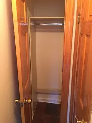 5th image of 494 Hudson St APT 4