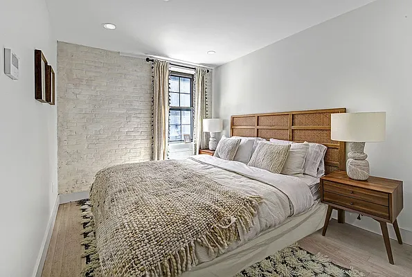 Rented by Bond New York | media 4