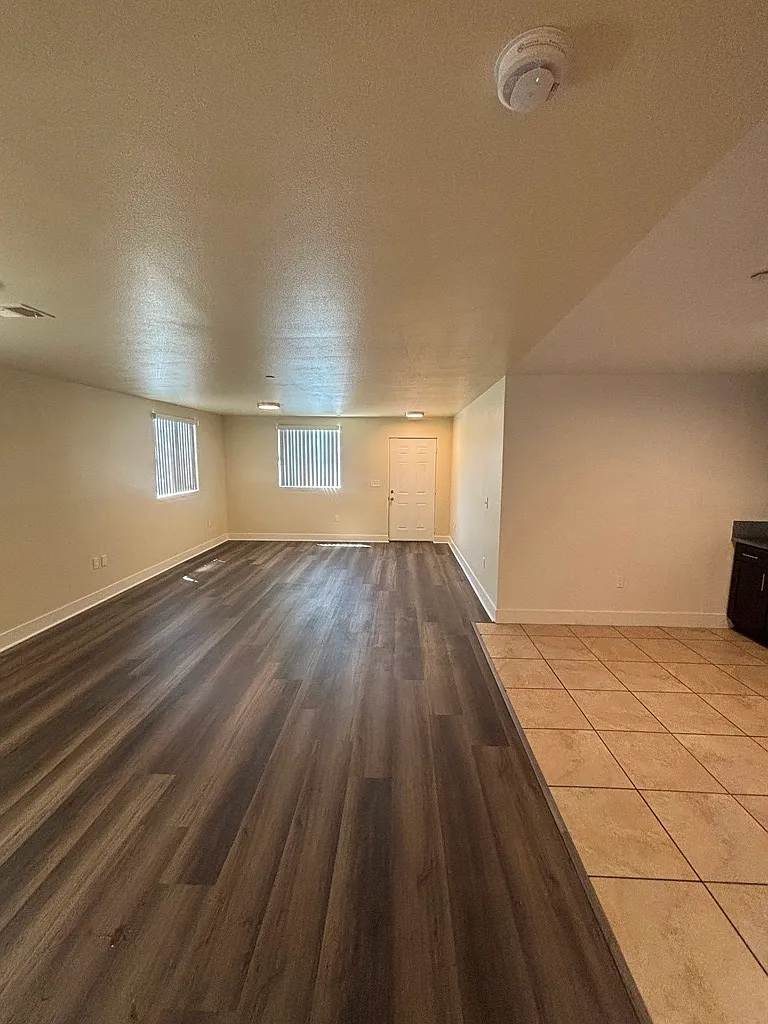 5 bed, 1857 sqft, $4,200 — Photo 3
