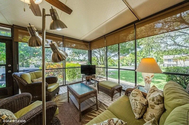 2 bed, 2.5 bath, 1384 sqft, $2,500 — Photo 3