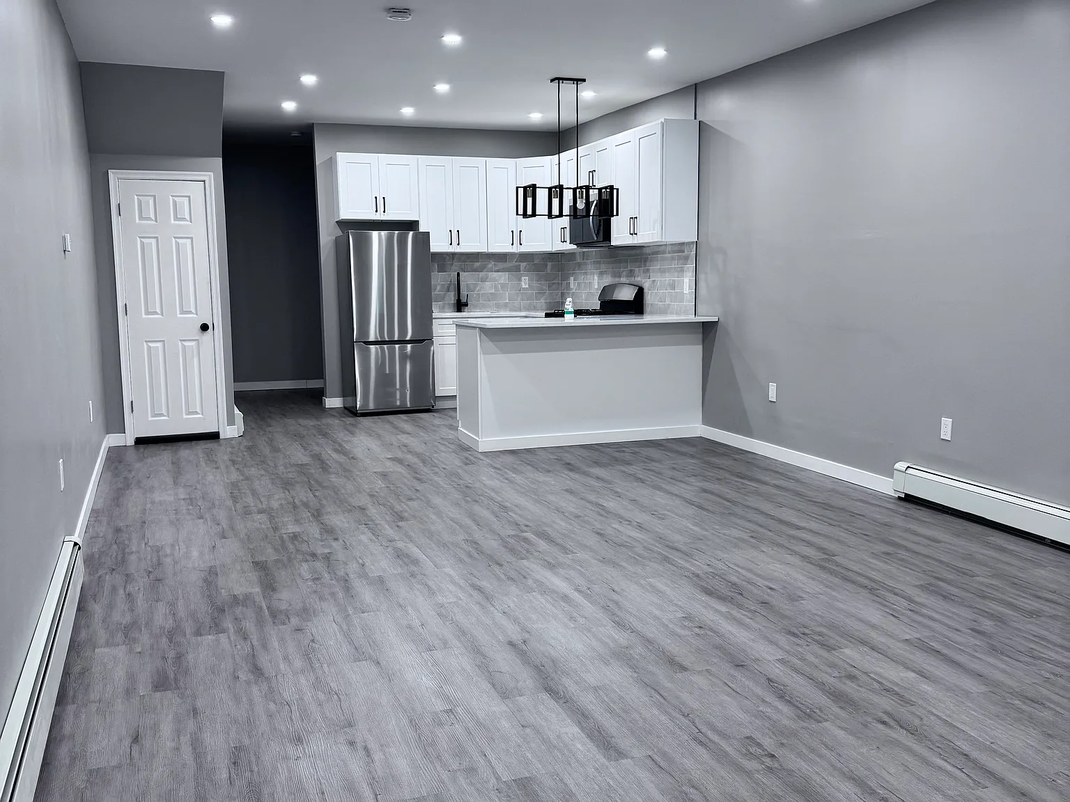 4 bed, 1.5 bath, $1,700 — Photo 1