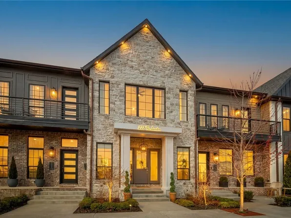 222 SE B St, Bentonville, AR 72712