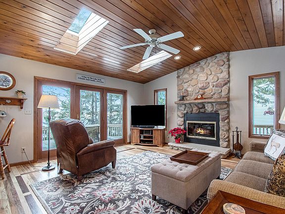 3rd image of 11334 Oakwood Dr