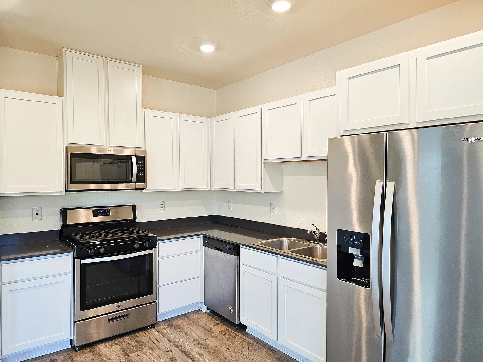 4 bed, 2.5 bath, 1504 sqft, $2,475 — Photo 4