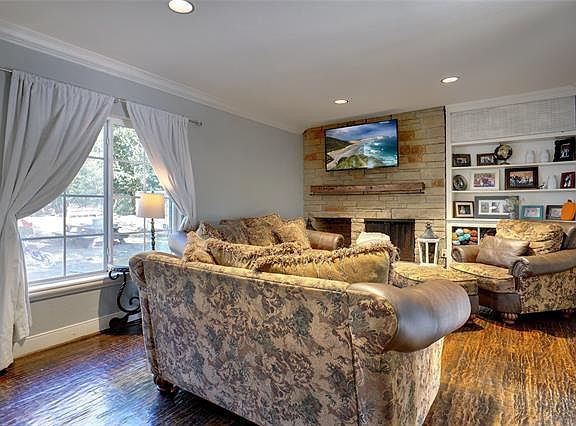 2nd image of 3736 Willomet Ave