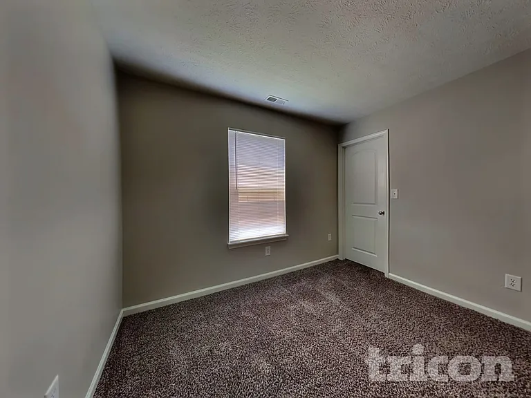 84 Rambling Rd — Photo 12
