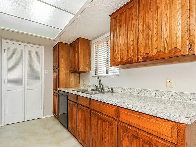 700 Sandy Trl — Photo 6