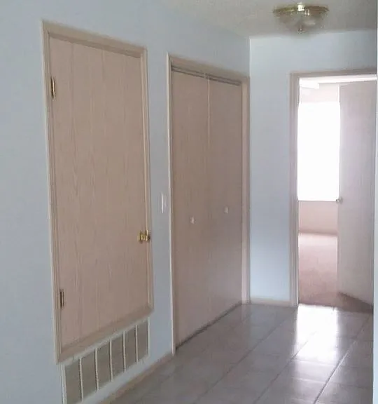 212-214 Southwinds Rd — Photo 9